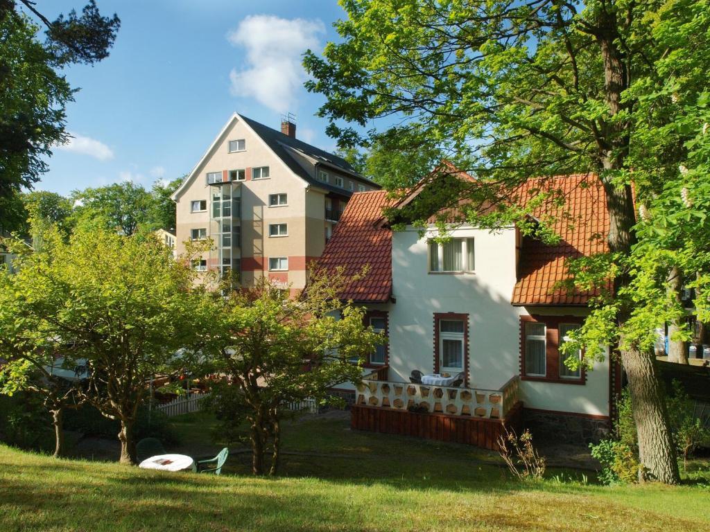 ホテルStrandhaus Heringsdorf ゼーバート・ヘリングスドルフ エクステリア 写真